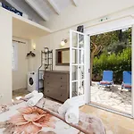 Agathi Apartamento Longós